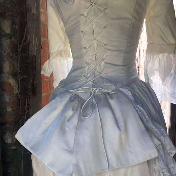 Amazing 80s silk wedding dress . Victorian style . - Picture 5 of 9